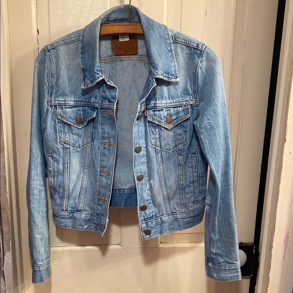 Light Blue Levi’s Denim Jacket